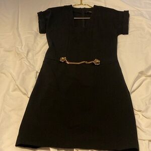 Gucci short sleeve midi cocktail dress with gold chain detail. Size S. AUTHENTIC